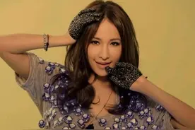 萧亚轩是“豪惨”吧？萧亚轩弟弟不说都让人意识不到萧亚轩的苦楚图片