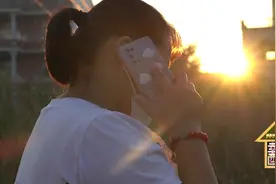妻子接到电话后，才发现丈夫的秘密，2次将他送进牢房图片