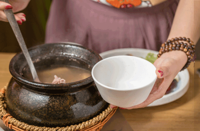 乌鸡花胶瑶柱汤的营养 2025年乌鸡花胶瑶柱汤的做法