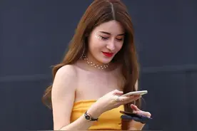 美女我来给你拍照吧图片