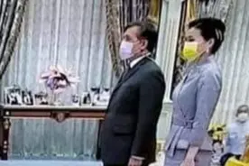 发福还是替身？泰王复出后变矮还变胖了，耳朵不同气场也变弱图片