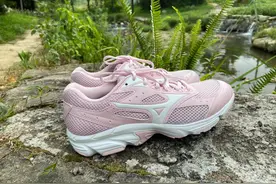 跑鞋哪个牌子好，美津浓跑鞋怎么样图片