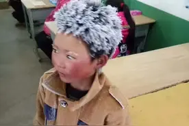 3年前那个走4.5公里山路上学，满头冰花的男孩，如今过得怎么样？图片