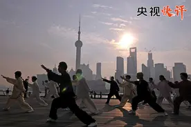 央视快评丨普及全民健身运动 促进健康中国建设图片