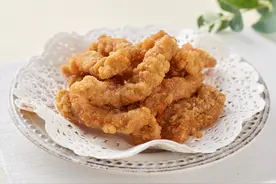 炸酥肉，腌制上浆有诀窍，饭店大厨这样做，鲜香不腥，酥脆不回软图片