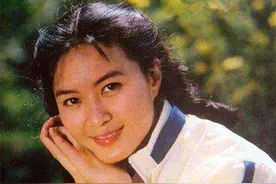方舒：红遍80年代，曾与赵忠祥主持春晚，两婚失败花甲年仍单身图片