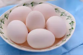 有人喜欢吃生鸡蛋，那么生鸡蛋可以补充营养吗？到底能不能吃呢？图片