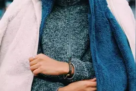 看完优衣库的摇粒绒，我大姨把貂都脱了图片