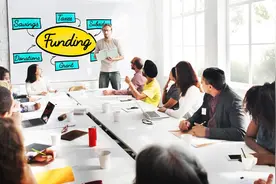 这六所大学免交学费，每月600生活费补贴、毕业后就有编制图片