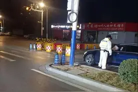 “战疫”路上，他们既是夫妻也是战友图片