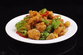 一道非常美味家常菜，葱香手撕鸡出锅太香了，做法简单简单易学图片