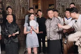 和岳云鹏互怼，与栾云平争宠，其貌不扬的烧饼才是人生赢家图片