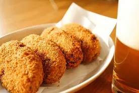 牛肉可乐饼是酥脆掉渣的幸福感图片