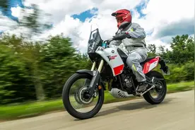 用双缸替代单缸的拉力车除了KTM 790 ADV，还有雅马哈Tenere 700图片