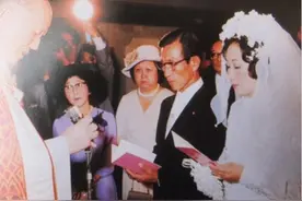 小野田打游击30年，回国后50多岁，为何能娶30多岁女老板？图片