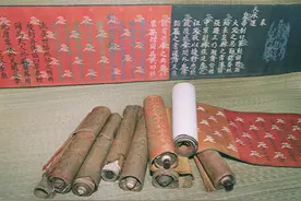 老农家传9道清代圣旨，专家借走展览丢失2道，最后赔了多少钱？图片