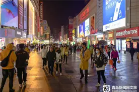 她来了，她来了，青岛最热闹的夜生活回来了图片