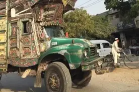 我在巴基斯坦的日常生活，娶当地妹子必须入教，当地出租都是奥拓图片