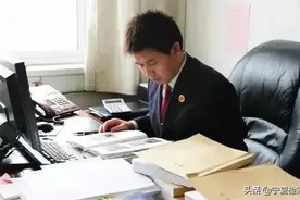 【致敬英模】张庚红：用普通的坚守捍卫法律的尊严图片
