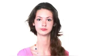 世界上脖子最长的人？克里米亚妹子18厘米天鹅颈的背后，并不美好图片