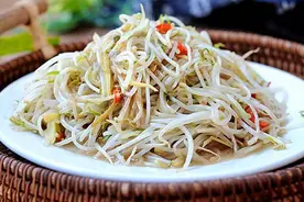 炒豆芽，不要洗了直接炒！有人一直做错，难怪豆芽不脆嫩还有腥气图片