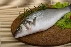 高血压患者能不能吃鱼？医生建议，想要稳定血压，少吃这3种食物图片