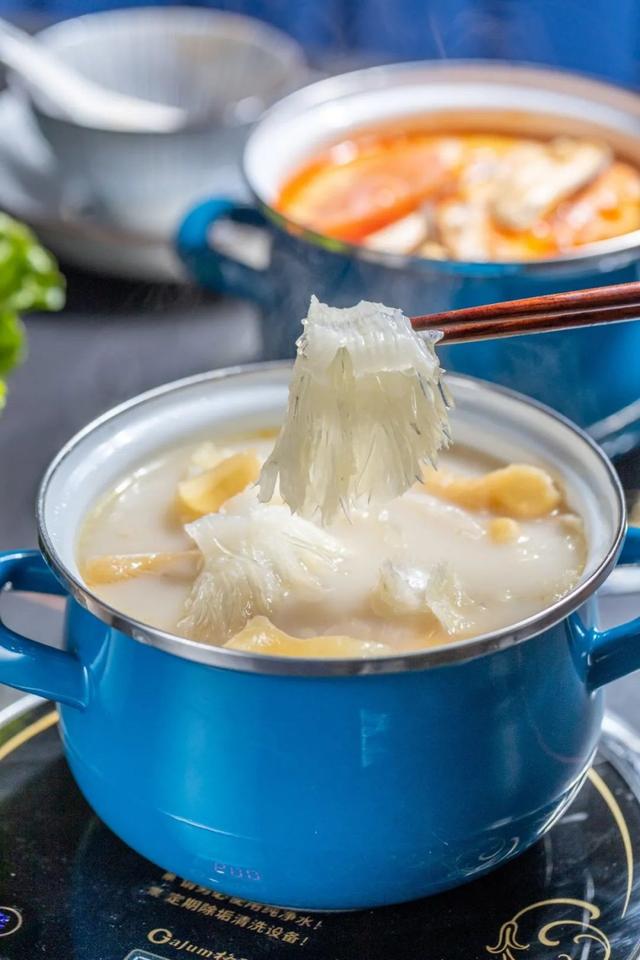 奶白色鱼翅花胶汤 2026年花胶鱼翅汤的做法