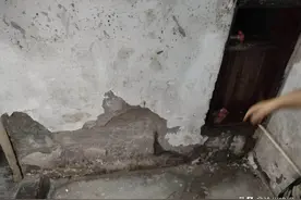 御河新城小区东区19号楼 地下室常年漏水存隐患图片