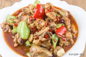 鸡肉如何炒鲜嫩更入味？厨师长总结的技巧都在视频里，收藏了图片