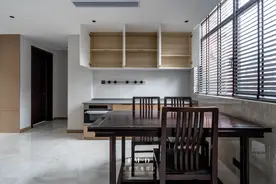 听我一句劝，买实木家具别再交智商税了，拿到手可能是便宜贴皮的图片