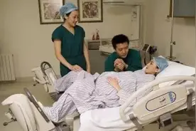 出生前30分钟，胎儿在肚里干啥？宝宝：正收拾行李，准备退房图片