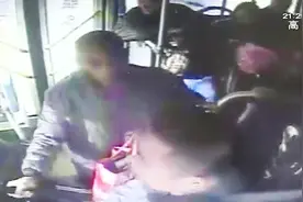 湘潭老人抢夺公交车方向盘追踪：不知按铃下车，急筹钱为儿治病！视频封面
