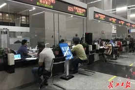 武汉网约车驾驶员如何补换证？只用身份证就能搞定图片