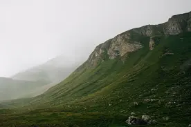 对待讨厌的人，不用生气，这么做效果更好图片