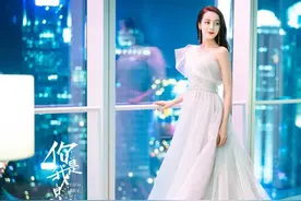 女星穿婚纱能有多美？迪丽热巴性感高级，毛晓彤美成复古画报女郎图片