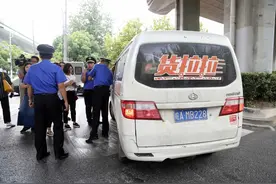 货拉拉跳车事故：评论区数万条脏话背后，我看到了人性最大的恶图片