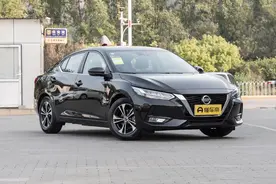 11.3万起售+B级车空间+祖传沙发座椅，实拍日产轩逸图片