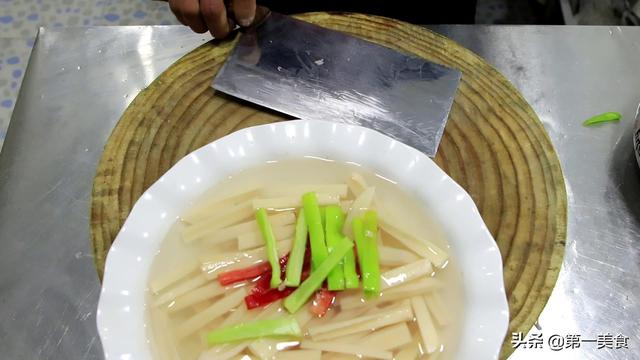 莲藕这样做太好吃了，连吃3天都不腻，非常清脆下饭，做法很简单