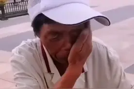 西安男孩景区随地撒尿 保洁员劝阻被骂哭图片