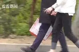 网恋需谨慎！六旬老太与18岁小伙谈恋爱，结果“杯具”了图片