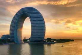 在上海和杭州之间有一座小城，这里是养老的胜地图片