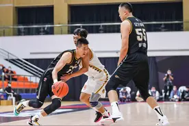 郭艾伦35+12韩德君25+14孙铭徽32+11+10失误 辽宁送广厦赛季首败图片