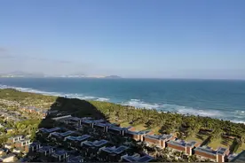 在海南三亚的七星级亚特兰蒂斯酒店拍摄的俯视远景图图片