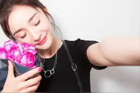 杨幂谈潜规则：直言各取所需！起底女强人的娱乐上位史，不服不行图片