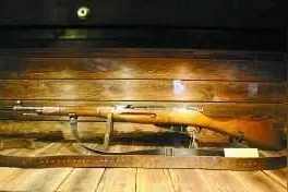 中美王牌狙击手对决：一杆没有瞄准镜的老枪，张桃芳才是真正英雄图片