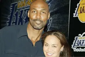 三个私生子中混得最好，马龙为何迟迟不愿和进入NFL的三子相认？图片