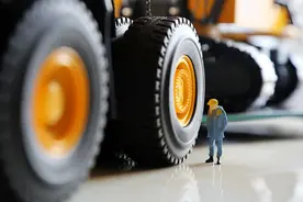 中国最大挖机徐工XE7000矿铲模型图片