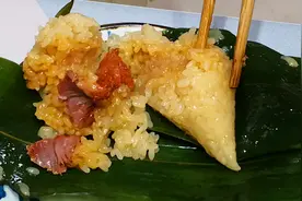 包肉粽子时，最忌泡完米直接就包，多加1步，粽子更香更好吃图片