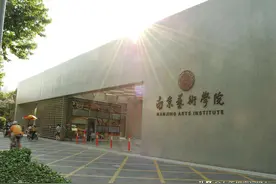 博士论文造假，连续骗过两所高校，杭州师范大学回应：已离职图片