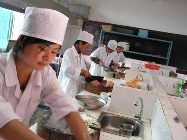 2019年职业技能鉴定中式烹调师初级安全生产模拟考试题库及答案七